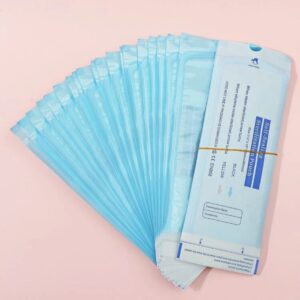 Bolsa de esterilización desechable con sello.
